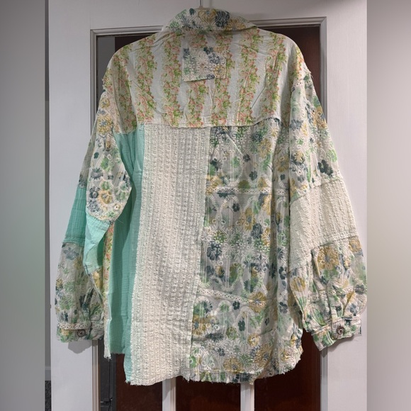 New POL Floral Patchwork Button-Up Shirt - Picture 2 of 2